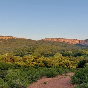 Die Serra da Capivara ist UNESCO-Weltkulturerbe und liegt nur wenige Kilometer vom Umweltzenrum entfernt.
